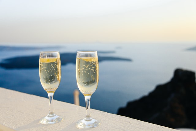 Champagne, sparkling, or bubbly with citrusy marijuana terpene strain. Chill high with Indica strain such as Sensi Star, White Rhino.